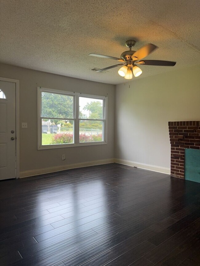 Building Photo - 3 bedroom 1 bathroom Home in Augusta, GA