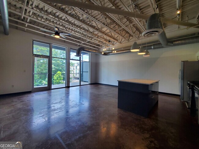 Foto del edificio - 5200 Peachtree Rd