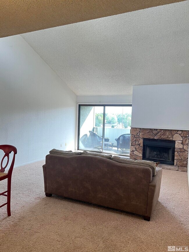Building Photo - 2855 Idlewild Dr