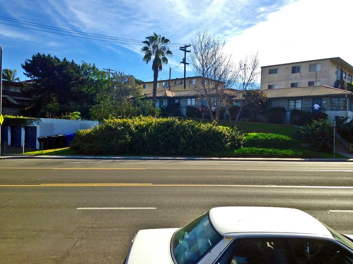 Primary Photo - 4405-4411 W Point Loma Blvd