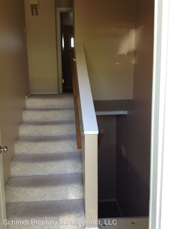 Building Photo - 4 br, 2 bath Apartment - 327 North 16th Ave.