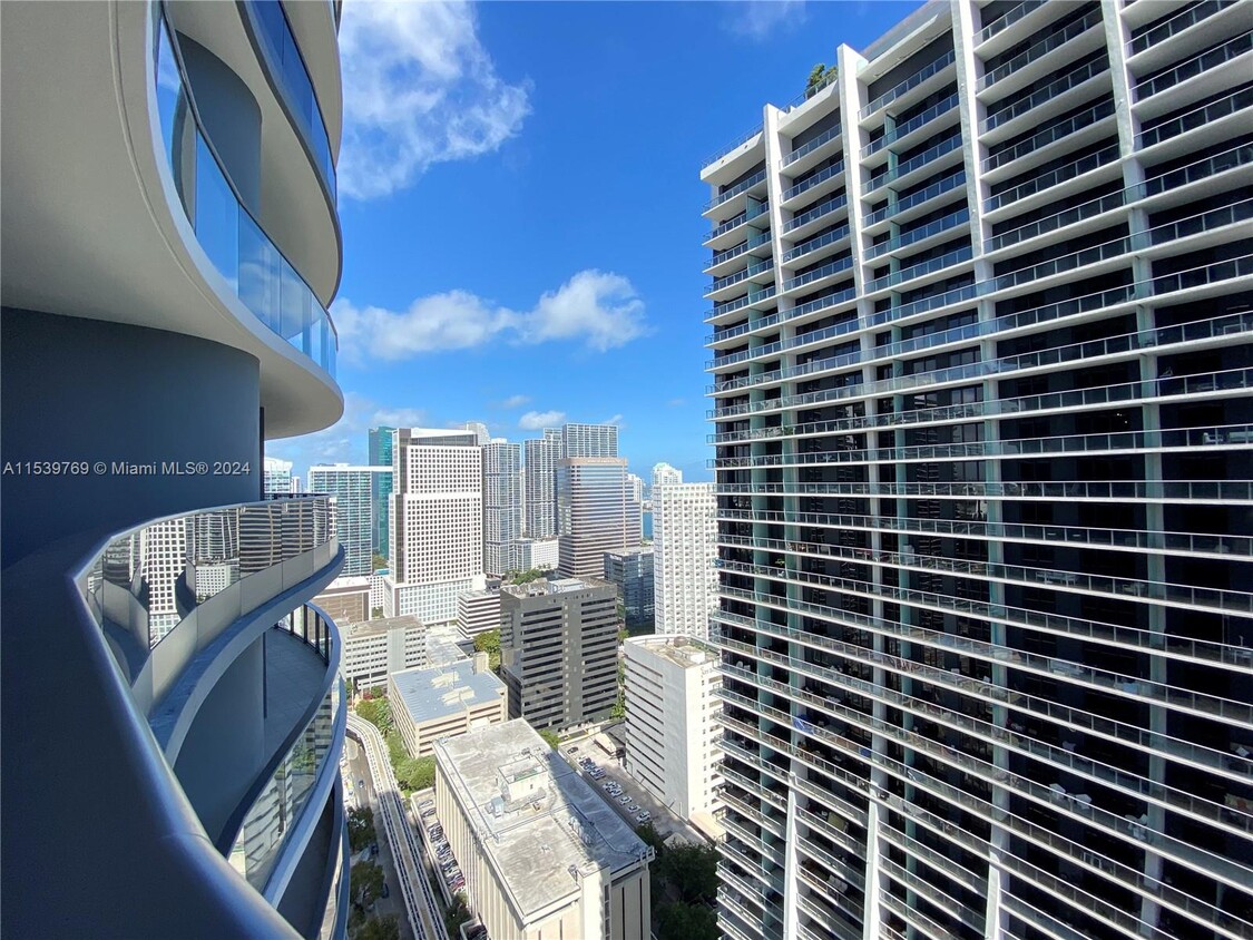 Primary Photo - 1000 Brickell Plaza