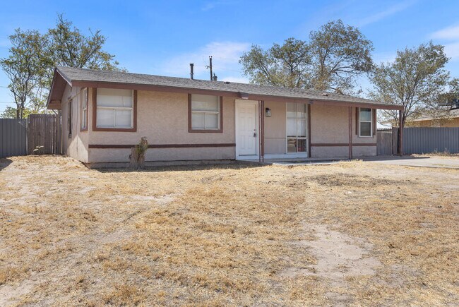 Foto del edificio - 2105 Butternut Ln