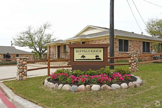 Foto del edificio - Buffalo Ranch Apartments