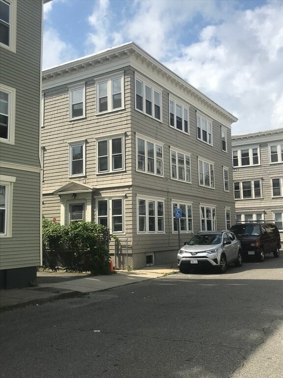 Foto del edificio - 18 Hanover Cir