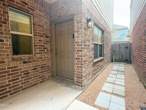 Building Photo - 17035 Amarose Dr