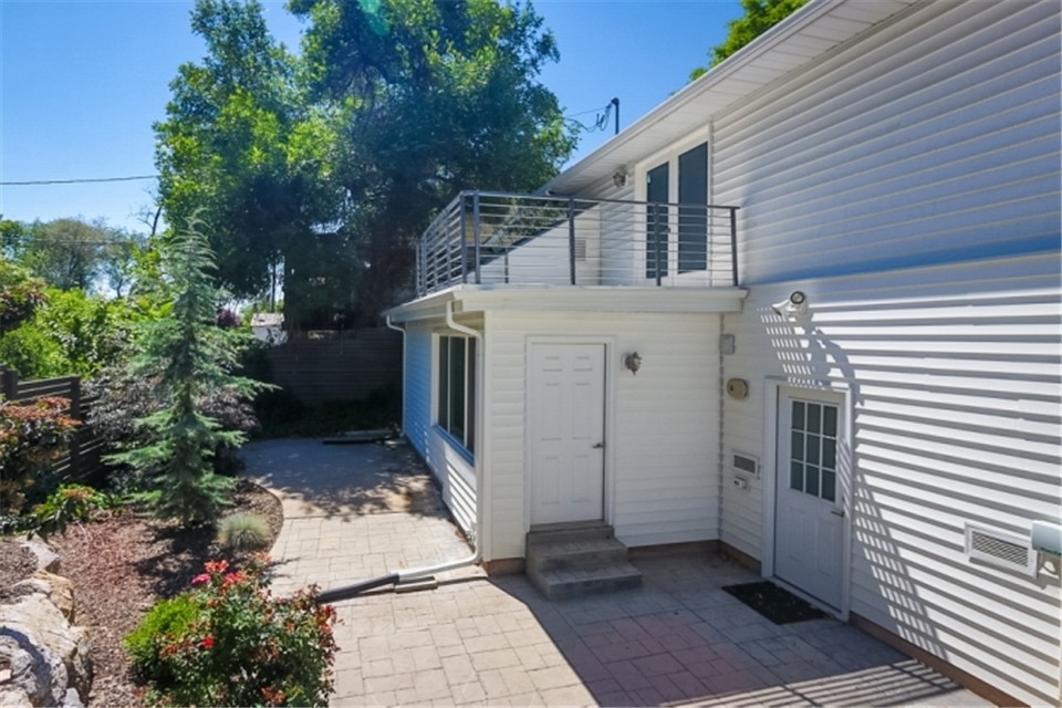Primary Photo - 1582 E Sunnyside Ave