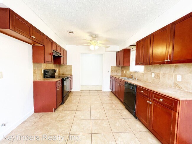 Building Photo - 4 br, 2 bath House - 16405 Patton Ave.