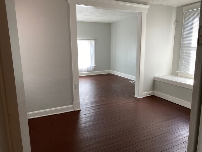 Foto del edificio - 229 Burns Ave