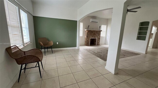 Foto del edificio - 113 NW 35th St