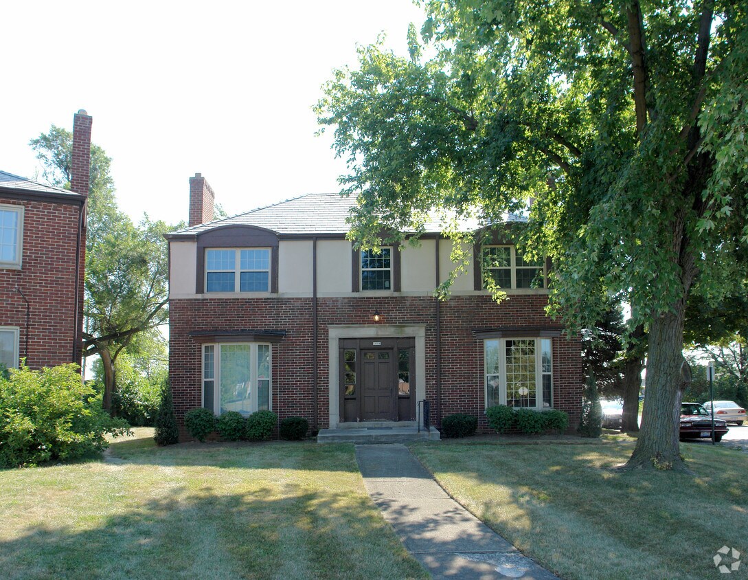 Foto del edificio - 1680 Northwest Blvd