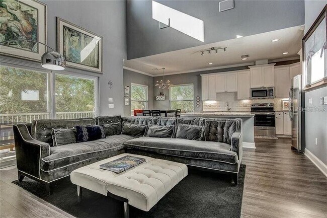 Foto del edificio - 4836 Troydale Rd