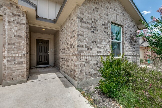 Foto del edificio - BEAUTIFUL 3-BEDROOM D.R. HORTON HOME IN RE...
