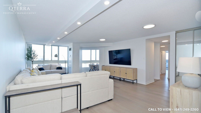 Photo du bâtiment - 3233 Eglinton Av E