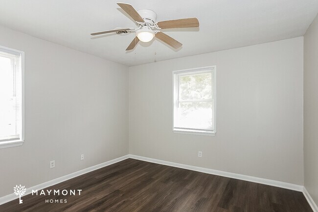 Foto del edificio - Spacious 4 Bedroom Home!