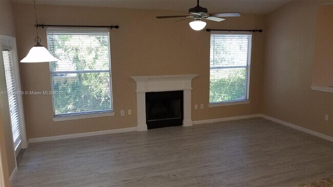 Building Photo - 17962 Villa Creek Dr
