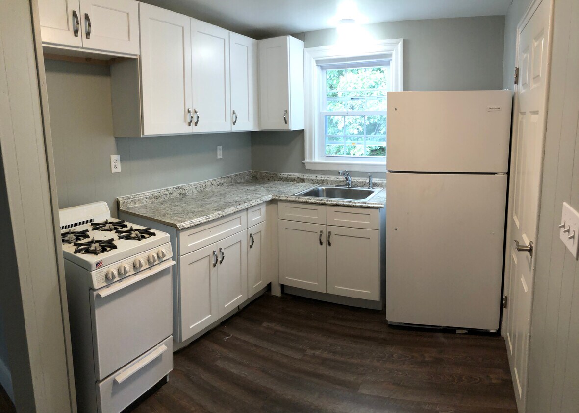 Primary Photo - 34 Gladeside Ave