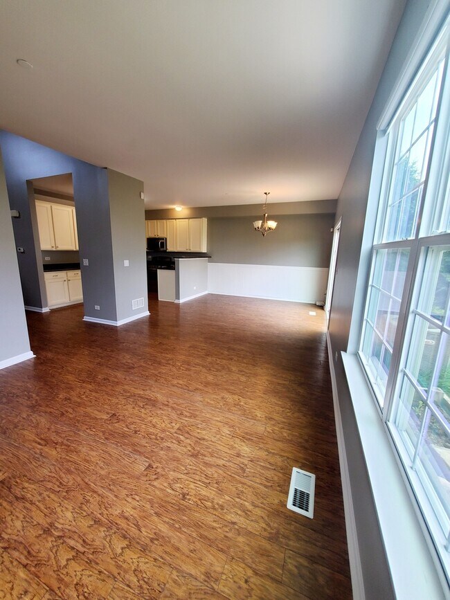 Foto del edificio - 9843 Williams Dr