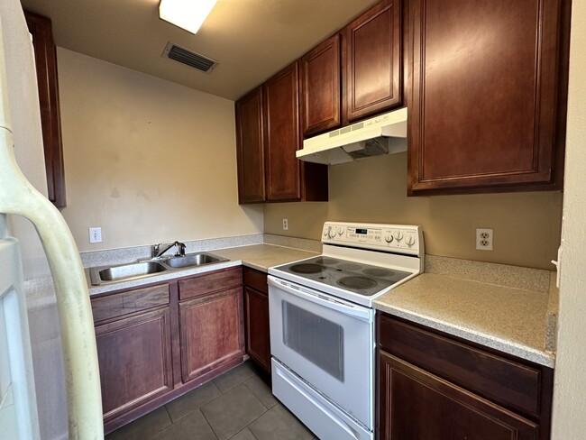 Building Photo - 4800 Rilma Ave