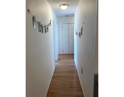 Building Photo - 4 Greenbriar Dr