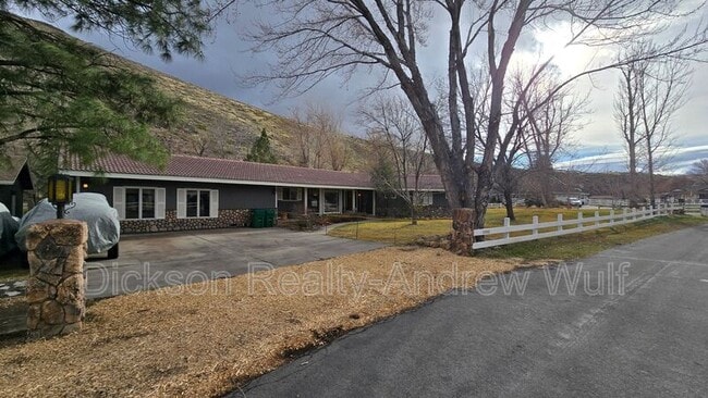 Foto del edificio - 22882 Carriage Dr