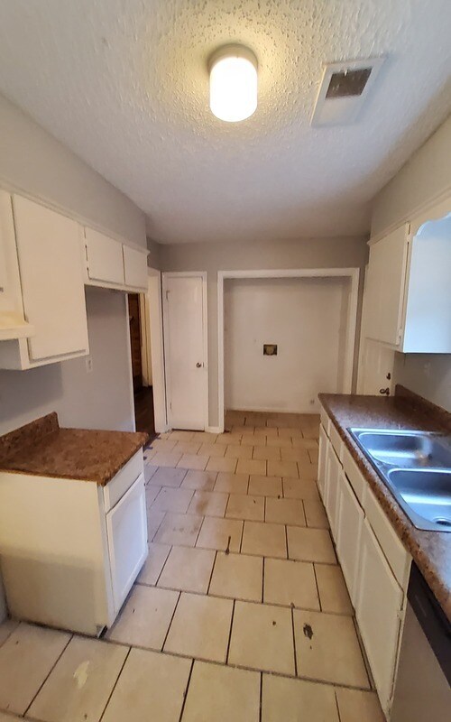 Foto del edificio - 3496 Newberry Ln