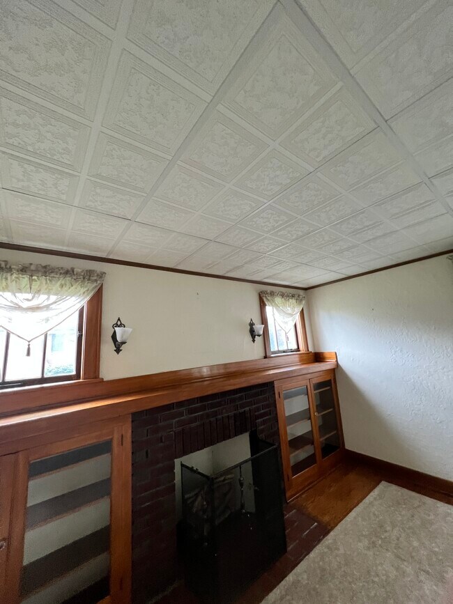 Foto del edificio - 330 W Catherine St