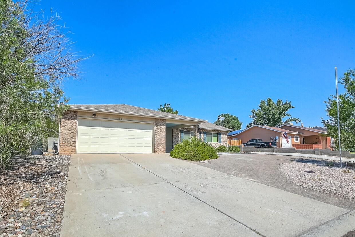 109 Dakota Morning Rd NE, Rio Rancho, NM 87124 House Rental in Rio