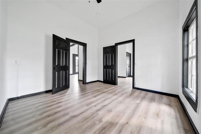 Foto del edificio - 106 Spring School Rd