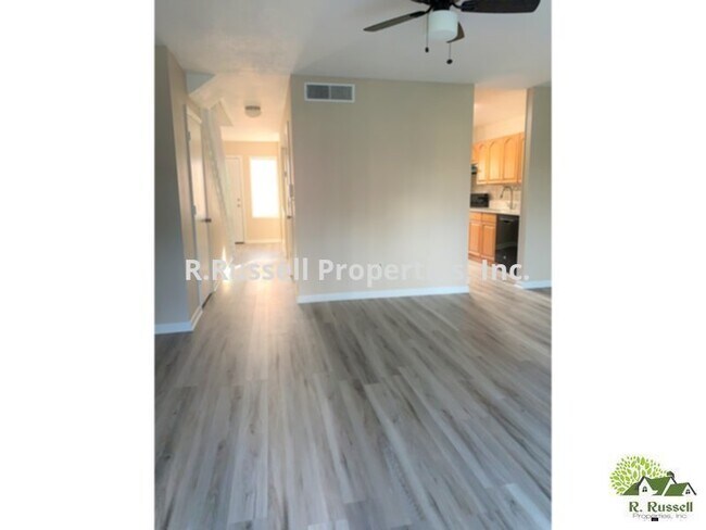 Building Photo - Nice 3 bedroom 2.5 bath Condo in Orlando area