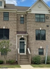Building Photo - 64 Bloomfield Ave