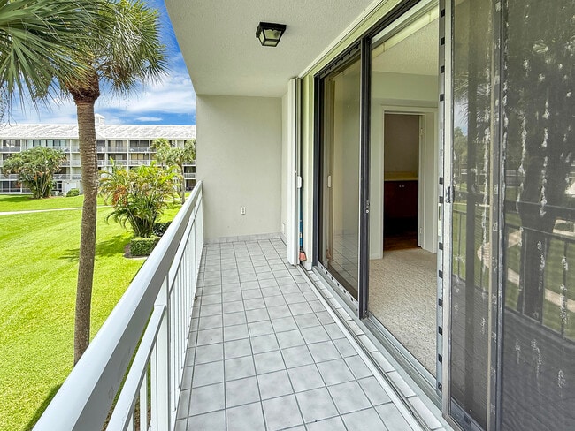 Foto del edificio - 2601 Village Blvd