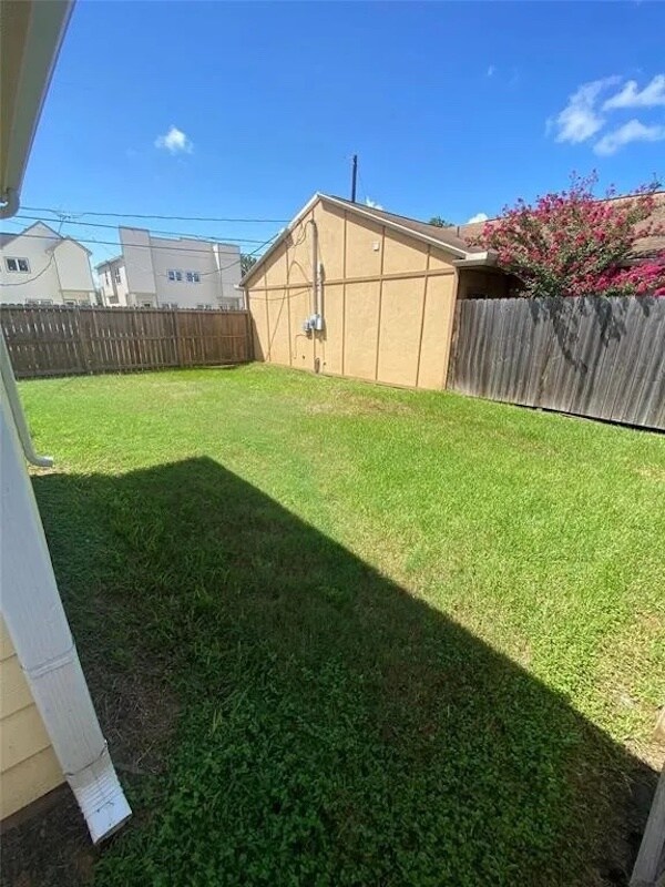 Backyard - 9313 Coffee St