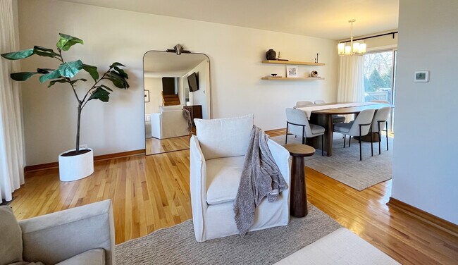 Foto del edificio - 2020 N Kennicott Dr