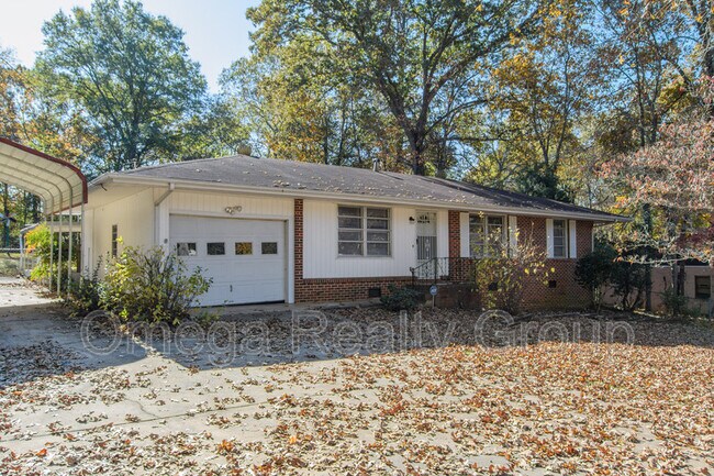 Foto del edificio - 207 Forest Hills Cir