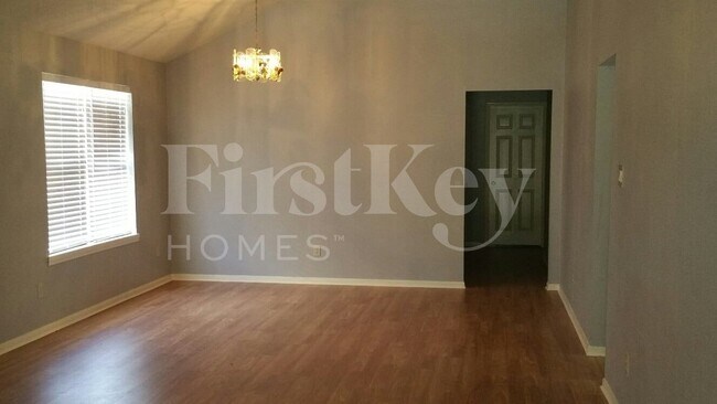 Foto del edificio - 13322 Gendley Dr