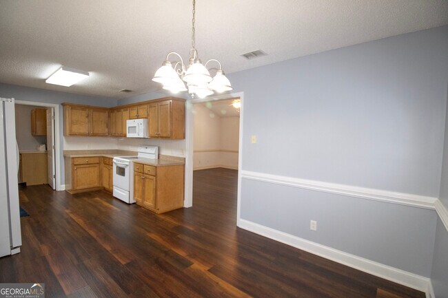 Building Photo - 2309 Oak Ridge Ln