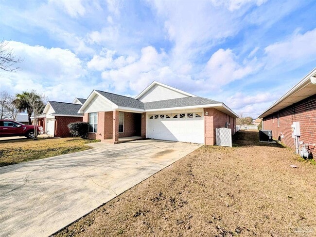 Building Photo - 28 Easton St