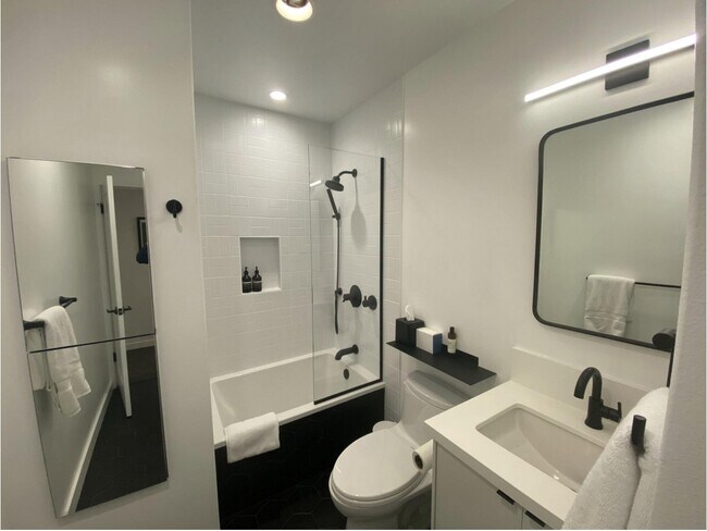 2nd bathroom - 1111 Bay St