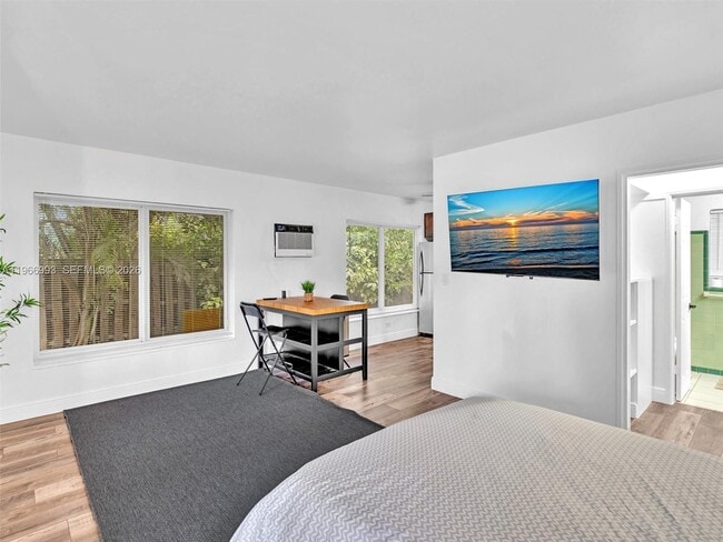 Foto del edificio - 1313 NE 11th St