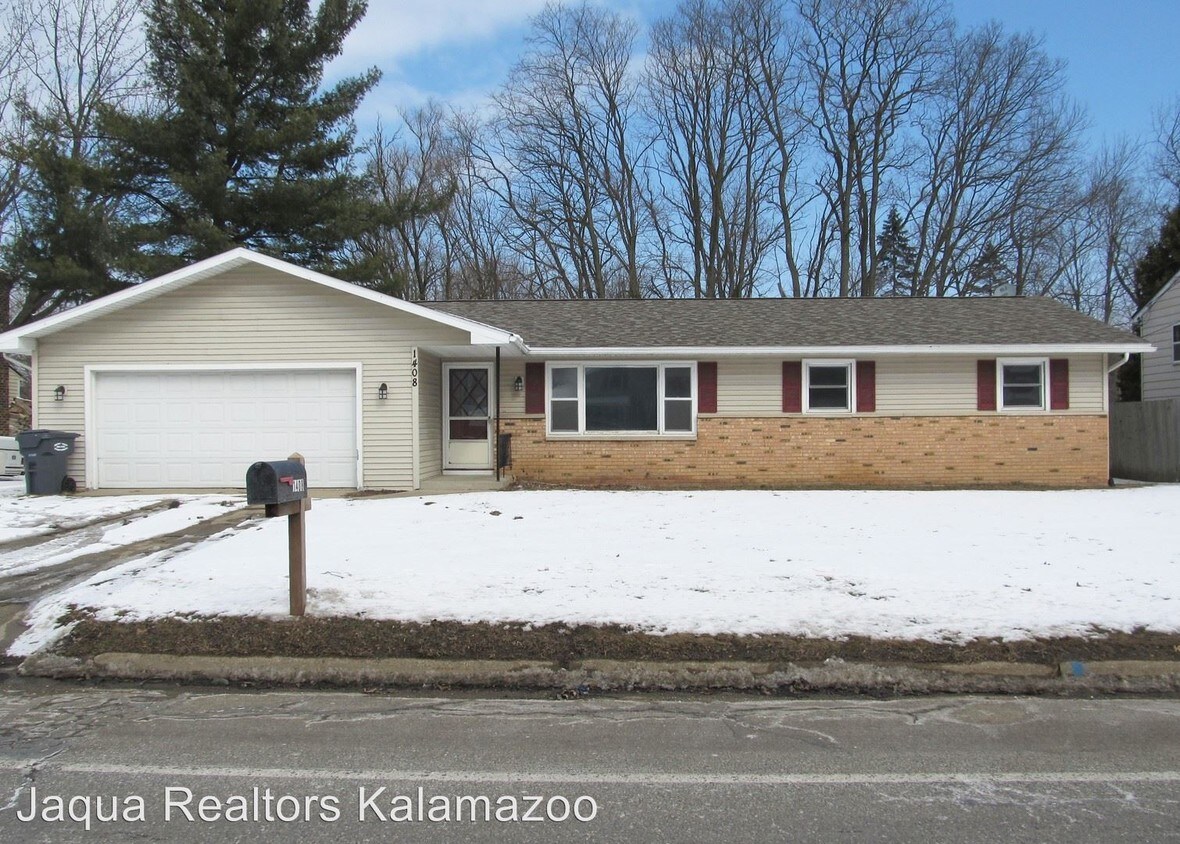 Foto principal - 3 br, 2 bath House - 1408 Romence Rd.