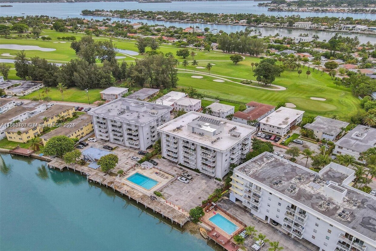 Primary Photo - 110 S Shore Dr