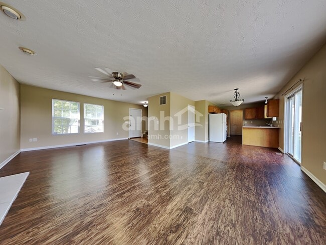 Foto del edificio - 368 Locust Forge Ln