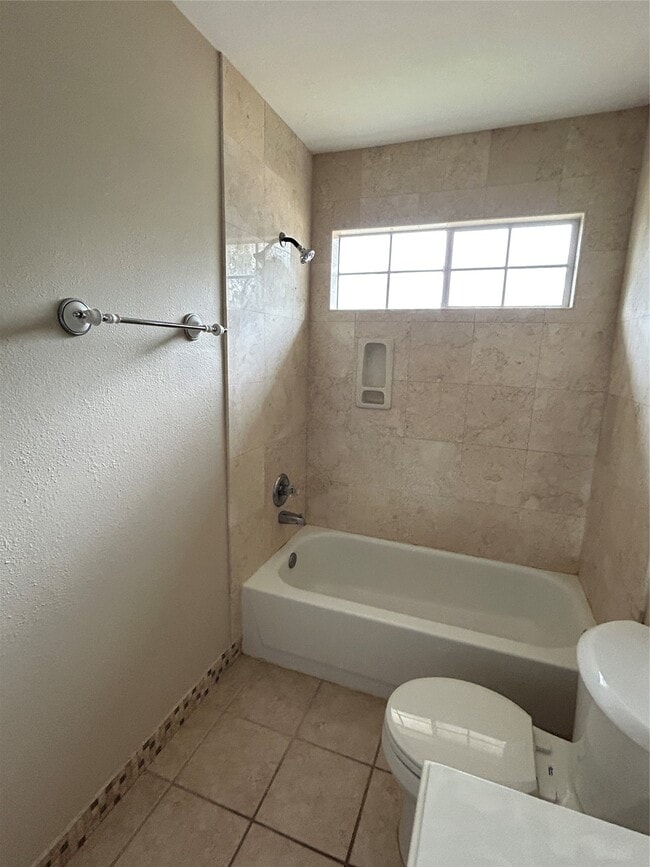 Building Photo - 8806 Edenbridge St