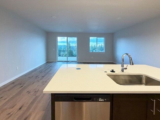 Building Photo - 2634 Waterlily Dr