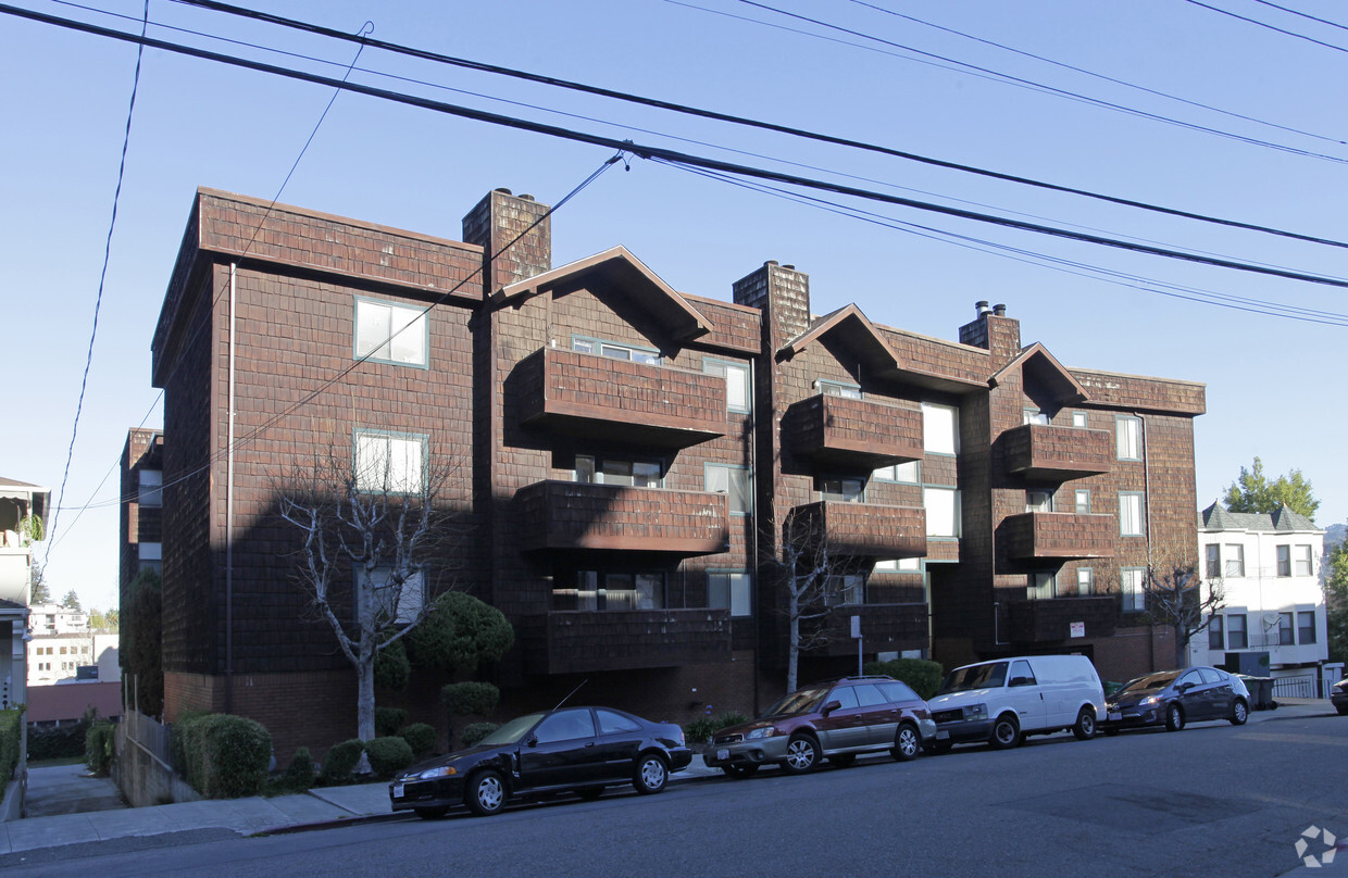 Primary Photo - Beacon Hill Apartments