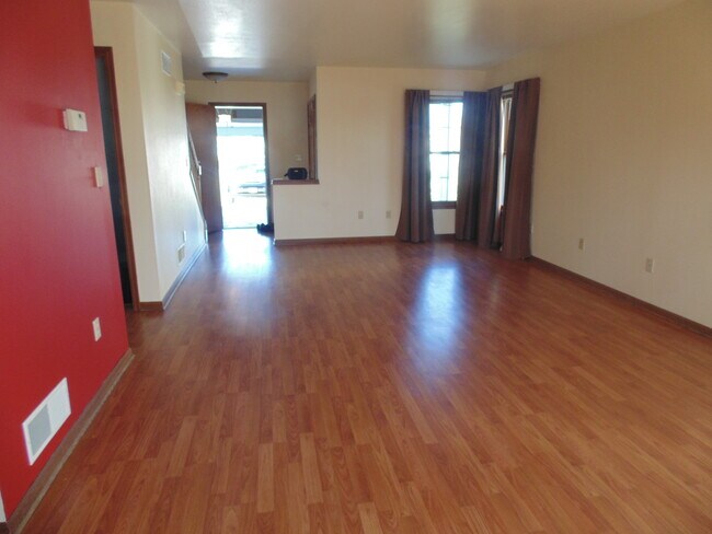 Sala de estar - 977 Zachary Ct