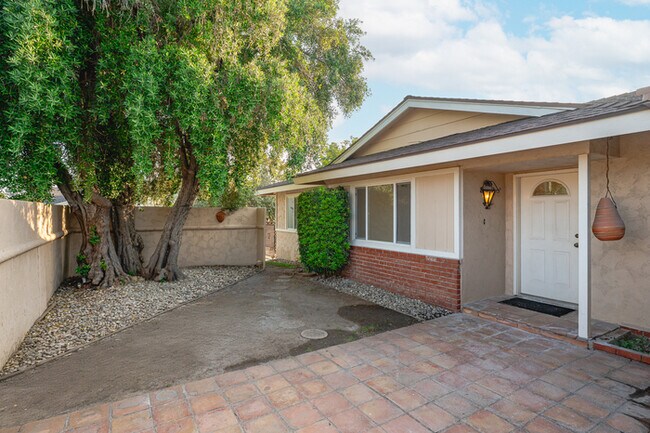 Foto del edificio - Spacious 4BR 2BA Home in Prime Glendora