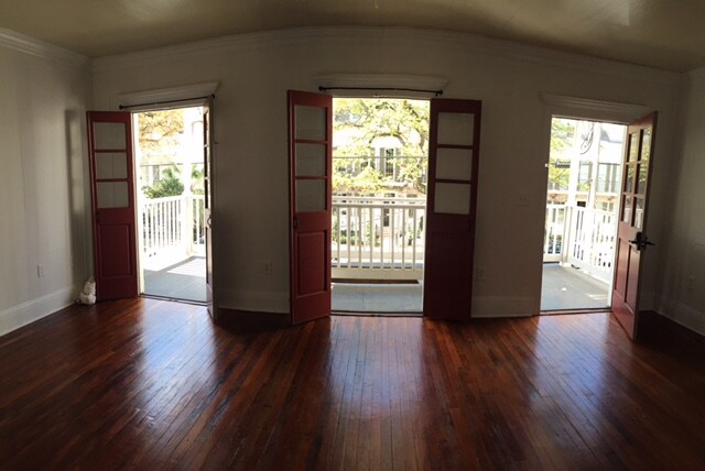 Living room to porch with french doors - 2118 Prytania St
