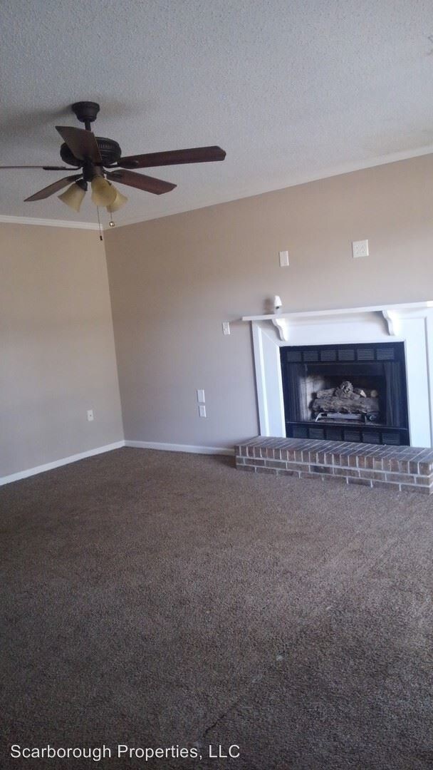 Building Photo - 4 br, 2 bath House - 1603 Lee Dr